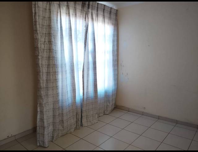 2 BEDROOM HOUSE FOR SALE IN VANDERBIJLPARK CE 4